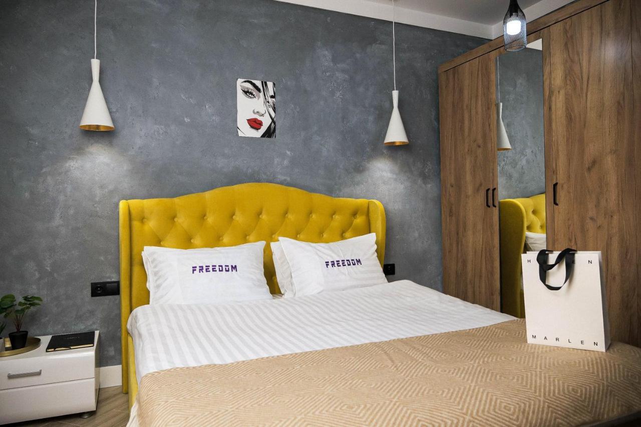 Freedom Apartments In City Center Киев Экстерьер фото