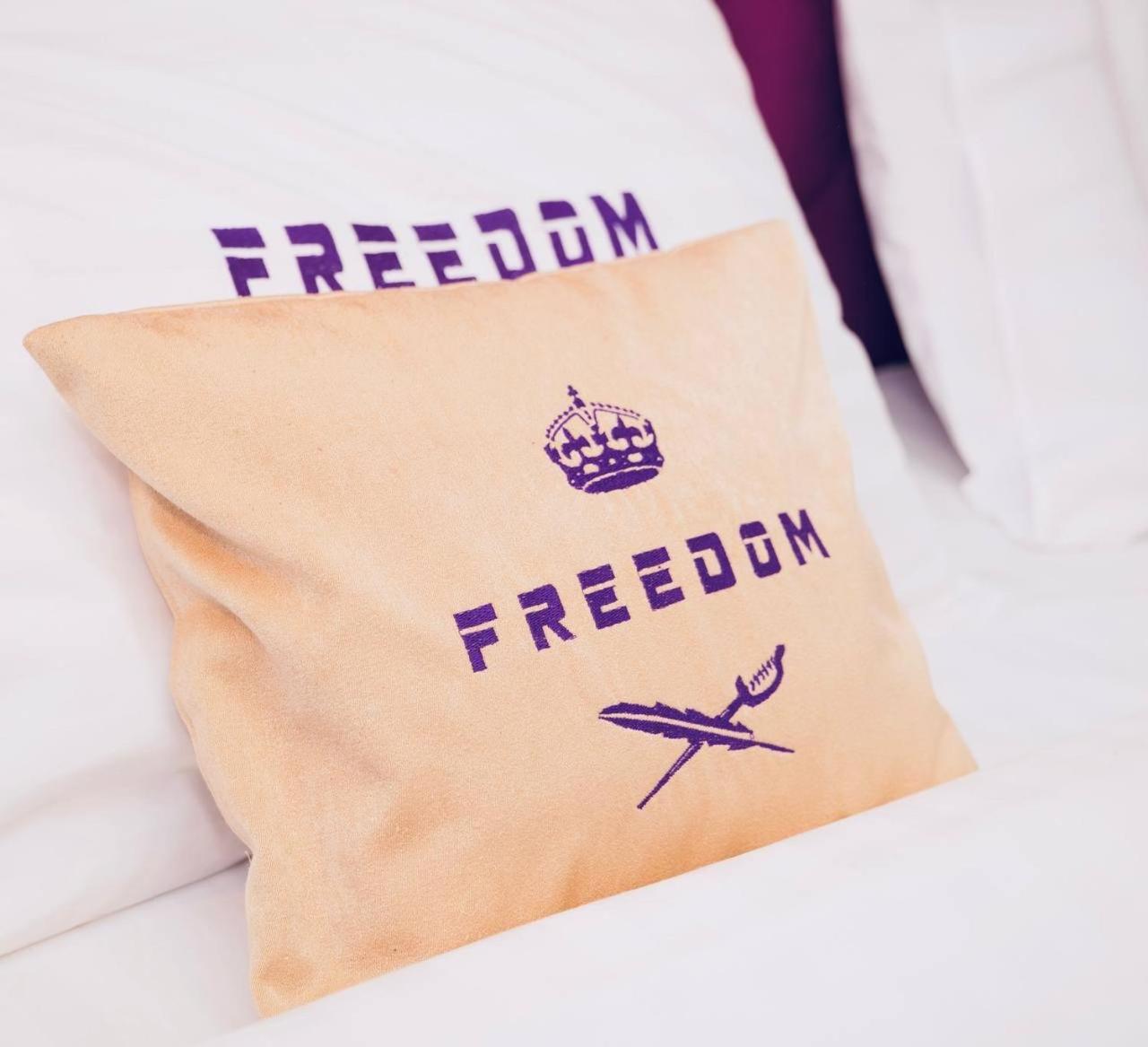 Freedom Apartments In City Center Киев Экстерьер фото
